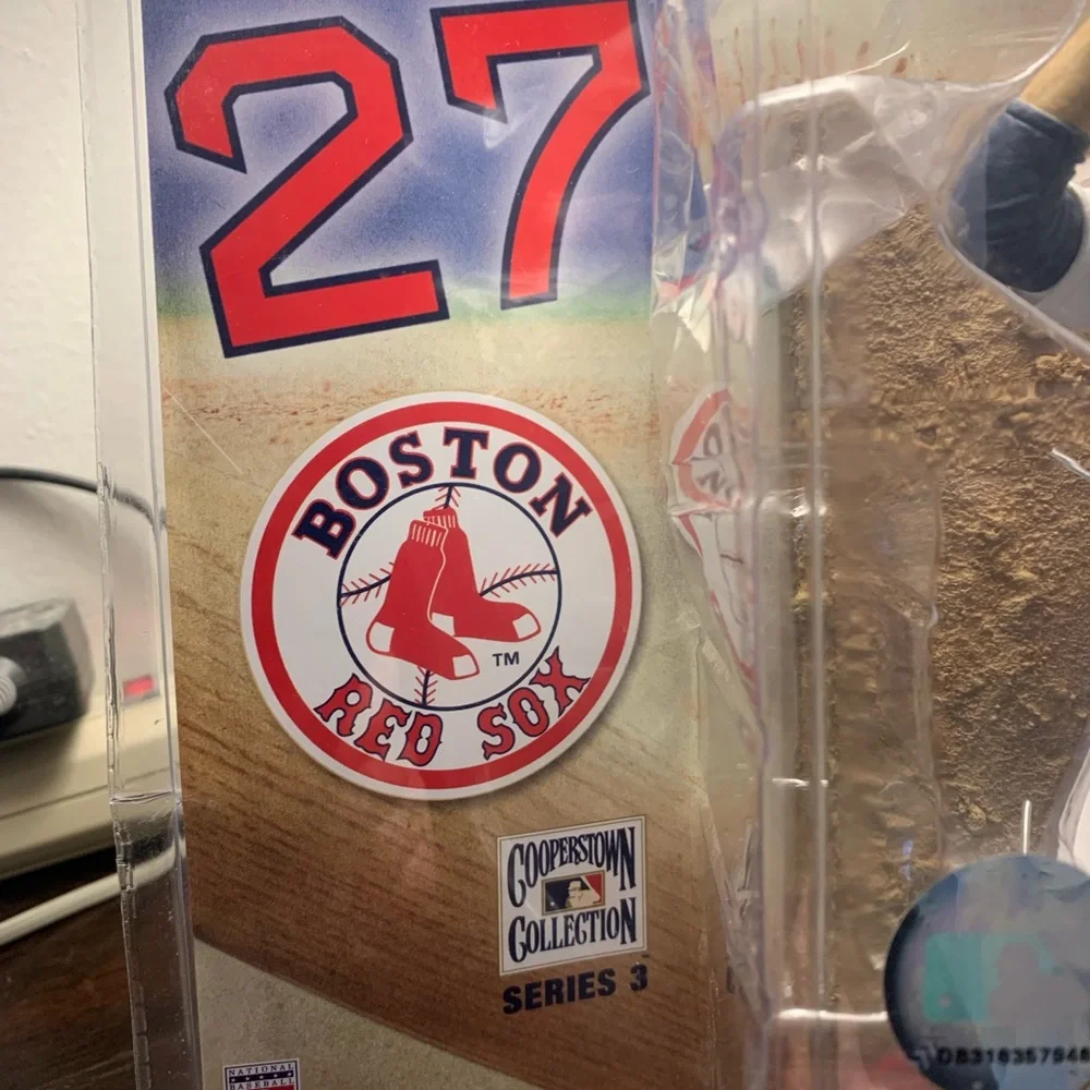 Unopened 2006 Carlton Fisk from the McFarlane Cooperstown Collection series 3. - Picture 2 of 9
